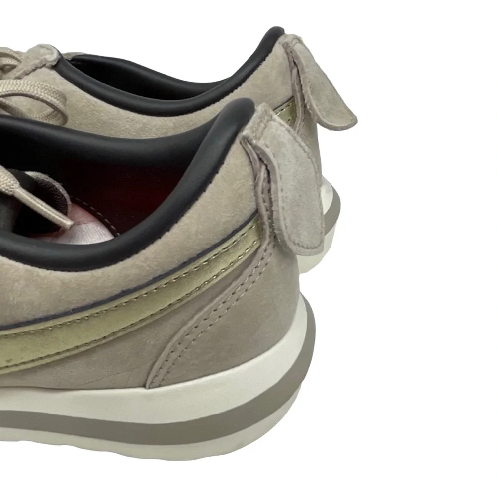 EUC Nike Womens Roshe Cortez NM PRM Suede‎ 9